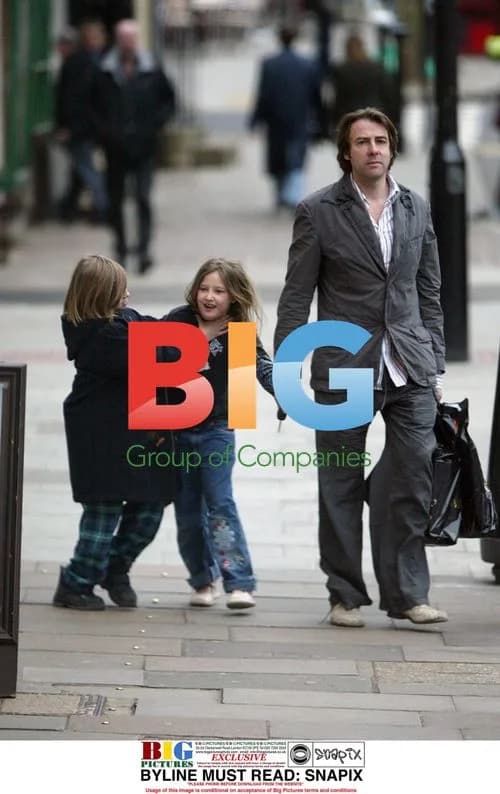 Jonathan Ross and Kids Shopping in London