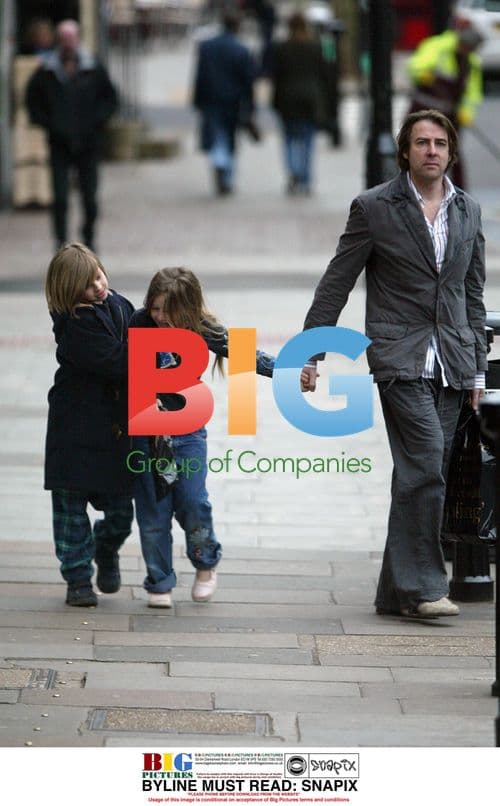 Jonathan Ross Shopping with Kids