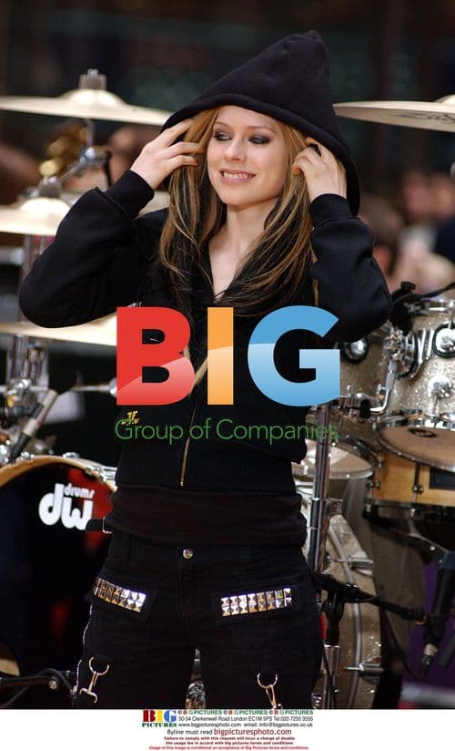 Avril Lavigne Performs on NBC's Today Show