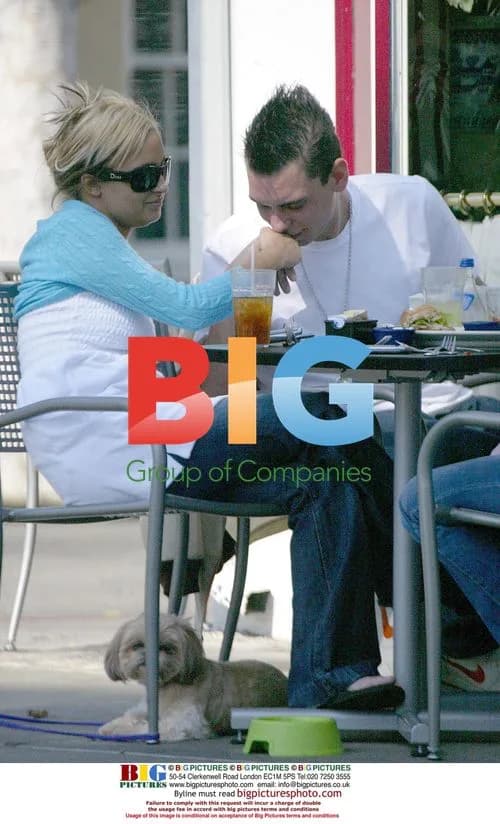 Nicole Richie and boyfriend having lunch