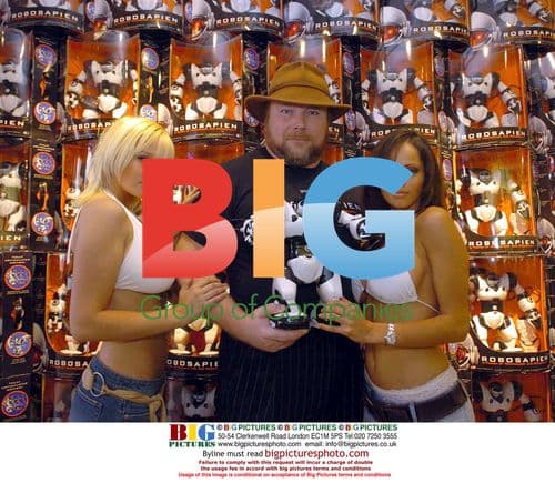 Glamour models at Robotic Human launch