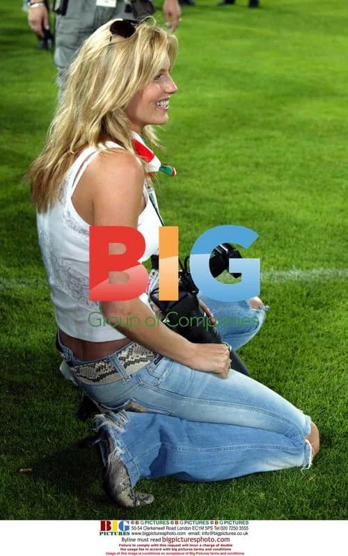 Penny Lancaster Cheers from Sideline