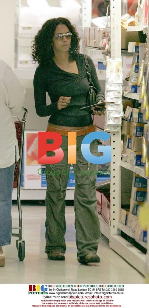 Halle Berry Shopping