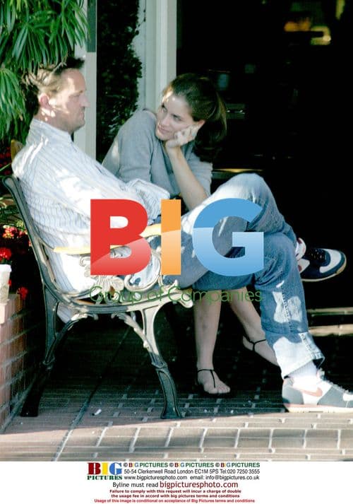 Mathew Perry and Amanda Peet shopping