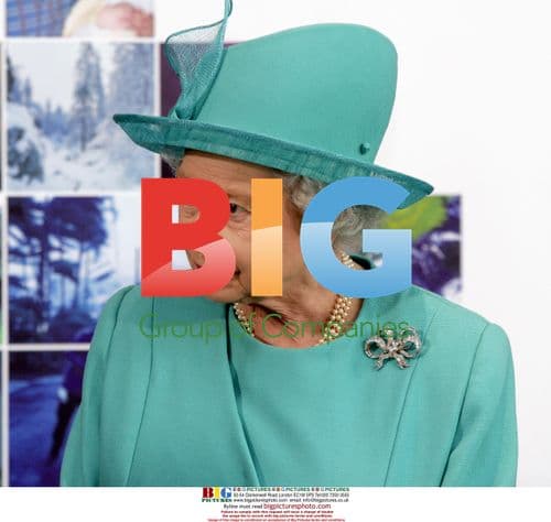 Queen Elisabeth II meets Chancellor Gerhard Schroder