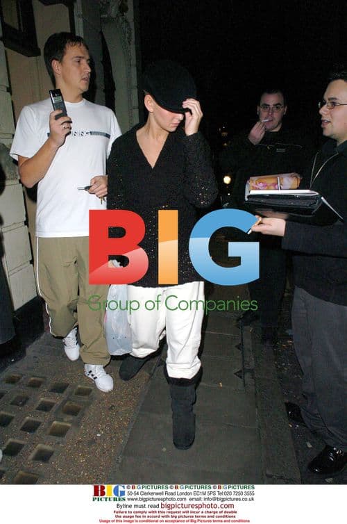 Jennifer Ellison Approached by Autograph Hunters