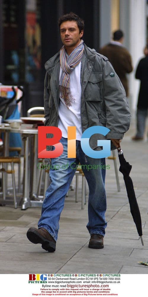 Denise Van Outen and boyfriend Richard Traviss out shopping in London