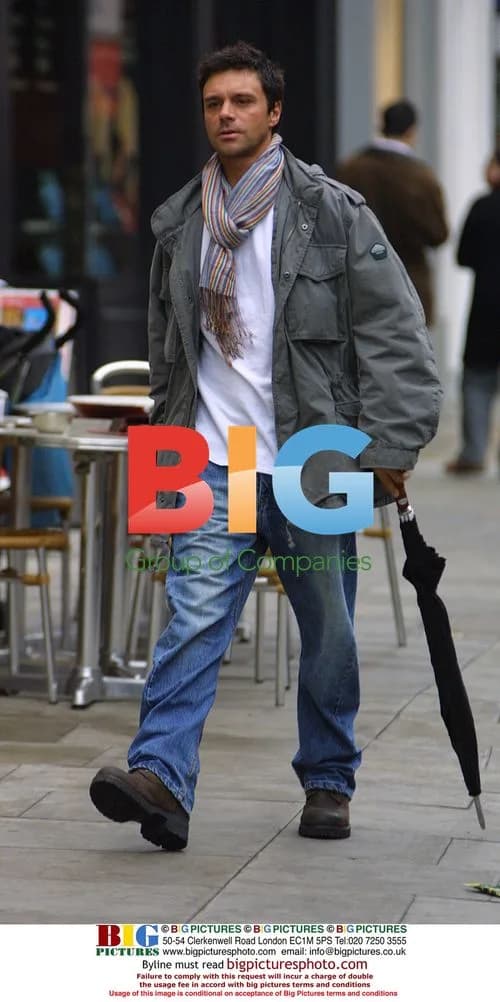 Denise Van Outen and boyfriend Richard Traviss out shopping in London