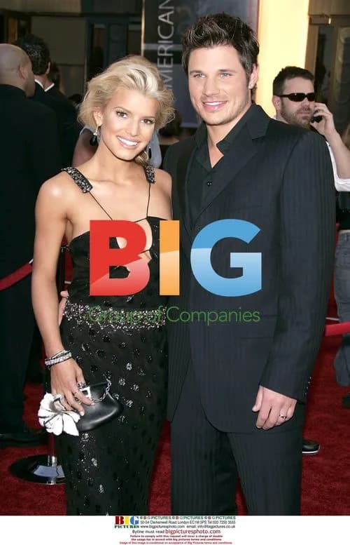 Jessica Simpson & Nick Lachey at 32nd AMA Arrivals