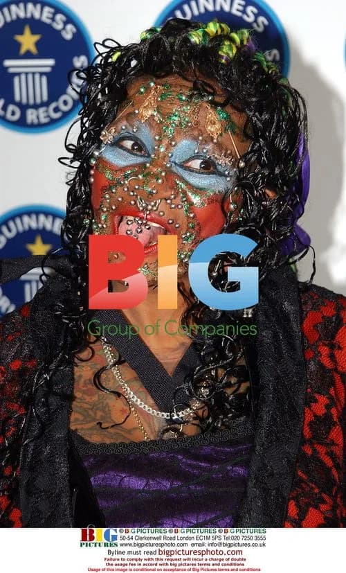 Elaine Davison, Most Pierced Woman