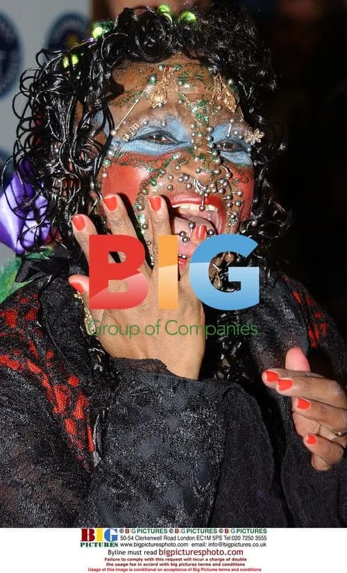 Elaine Davison, Most Pierced Woman