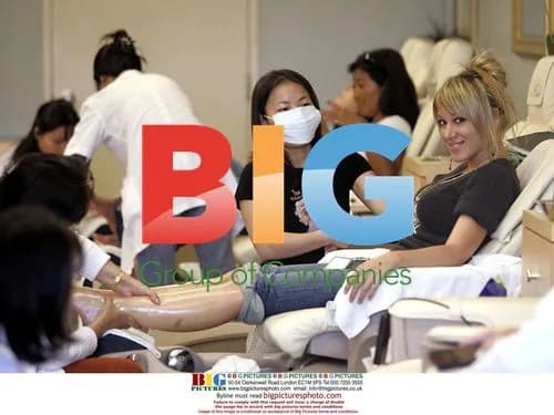 Haylie Duff Relaxes at Hollywood Spa