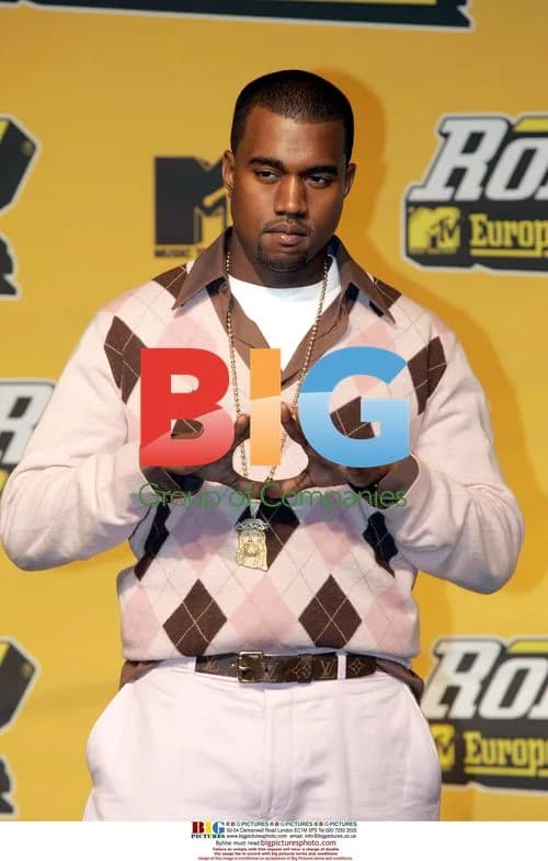 Kanye West Backstage at 2004 MTV EMA