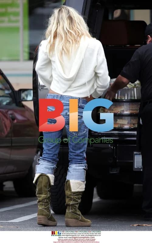 Pamela Anderson in Malibu