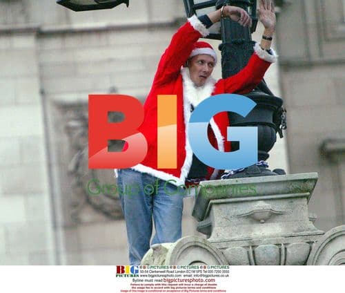 Fathers For Justice Protester at Buckingham Palace