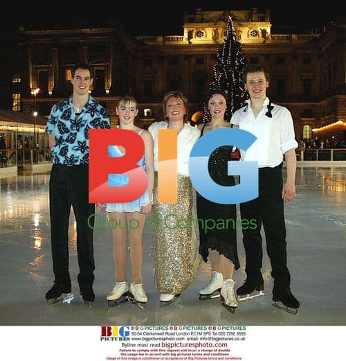 Jane Torville Turns on Somerset House Tree