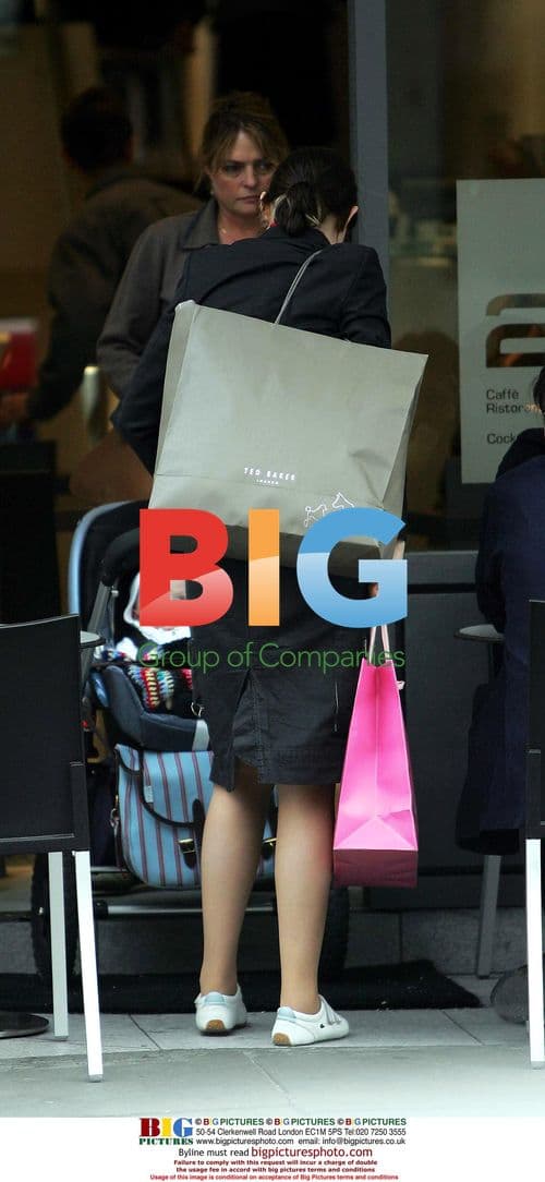 Sophie Ellis-Bextor and Janet Ellis Shopping