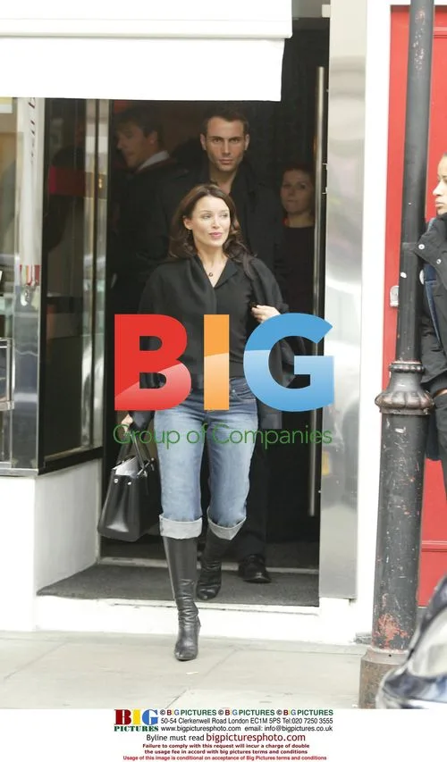 Dannii Minogue Has Fun Shopping Day in London