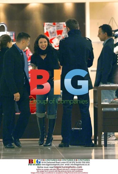 Dannii Minogue Shopping in London