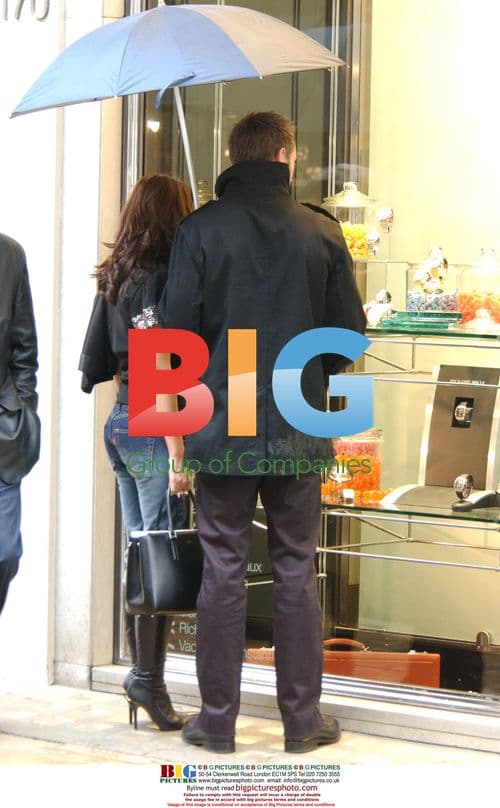 Dannii Minogue and Friend Have Fun Shopping in London