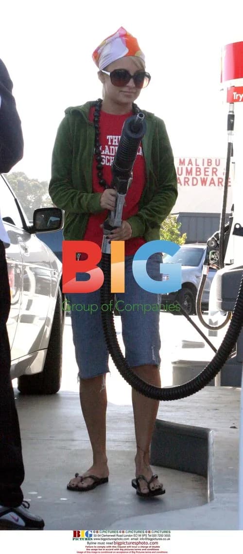 Nicole Richie Pumps Gas in Malibu