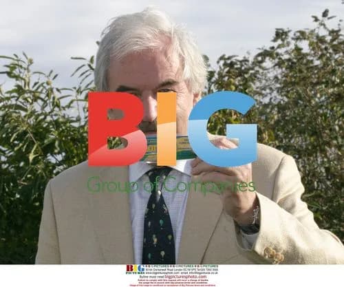 Des Lynam Launches New Lottery for Hospice