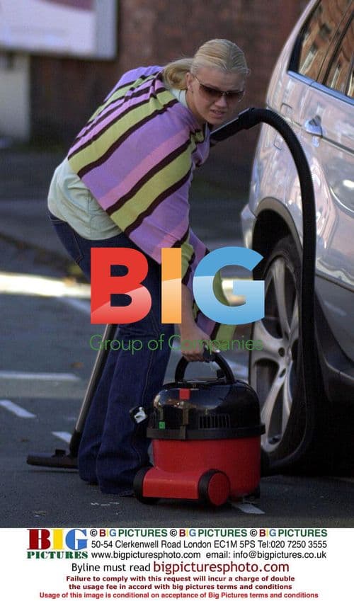 Kerry McFadden Arrives at Mum's House