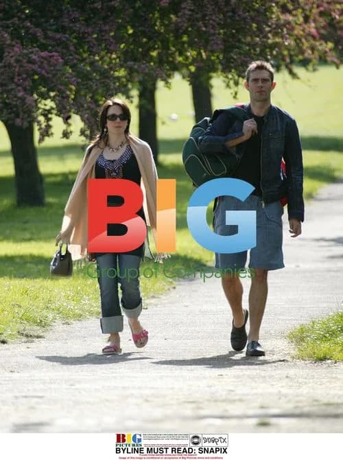 Mel C and boyfriend relaxing in London park