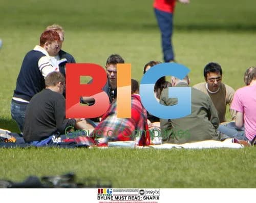 Mel C and Boyfriend Thomas Starr in Park