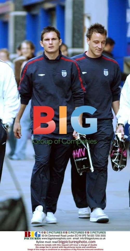 England Stars Terry and Lampard Shopping in Manchester