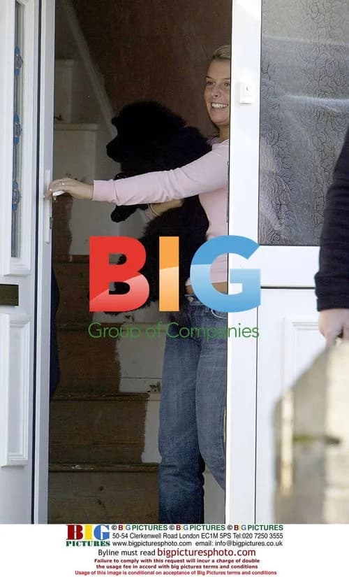 Rooney Visits Fiancee Coleen