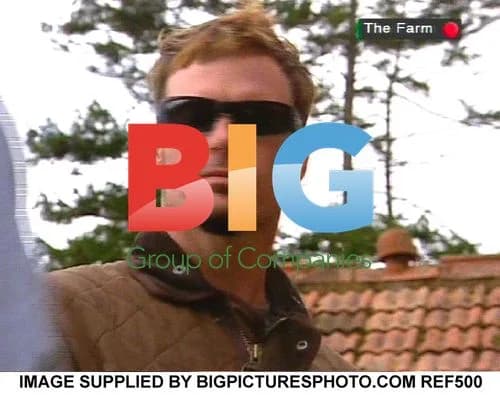 Vanilla Ice struggles with horse on 'The Farm' TV show