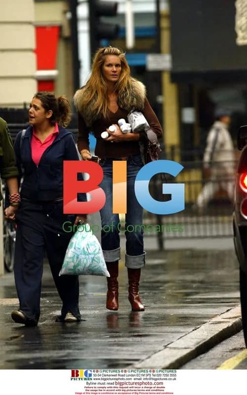 Elle Macpherson Leaving Clinic Pilates