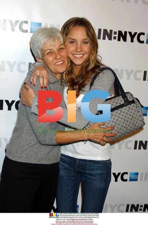 Amanda Bynes & Lynn Bynes Arriving at IN:NYC Launch