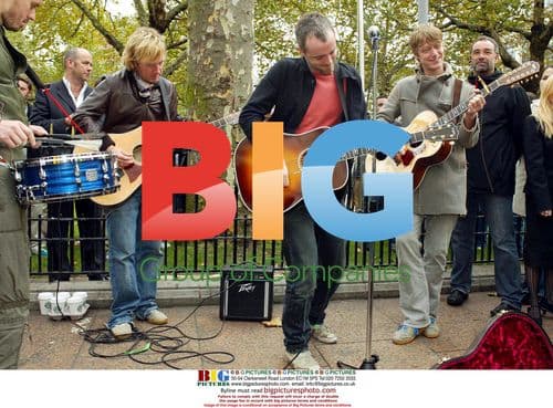 Travis Band Busking in London