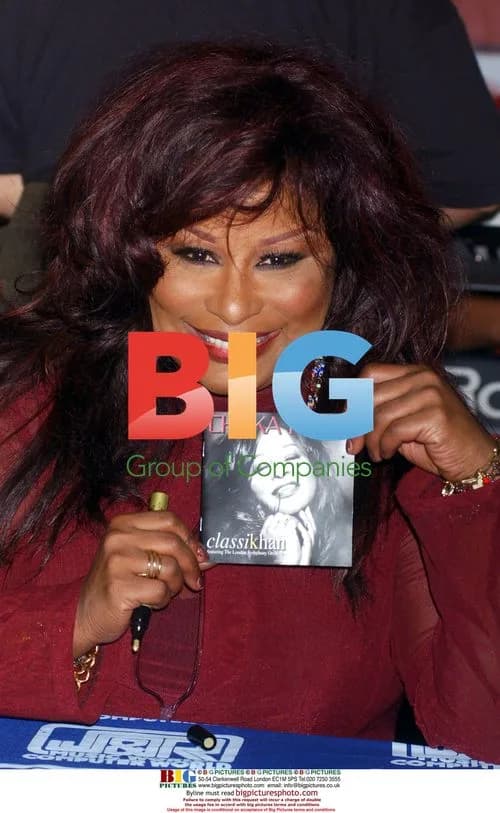 Chaka Khan Performing and Signing CD