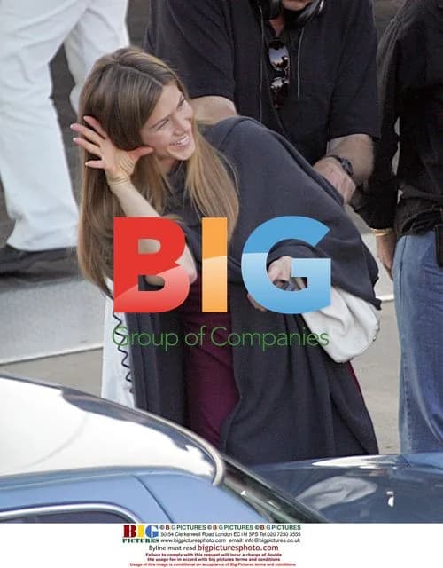 Jennifer Aniston on set of 'Otherwise Engaged'