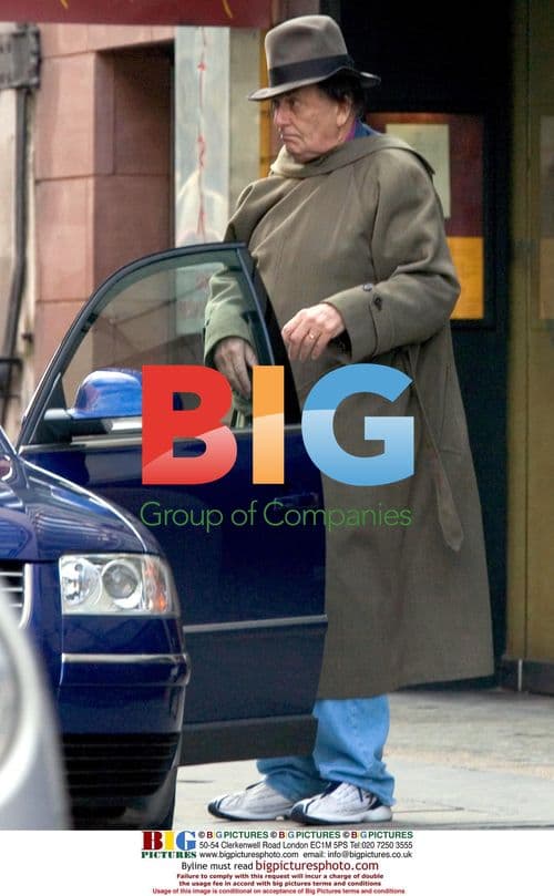 Dame Edna Everage Buys Painting in Mayfair