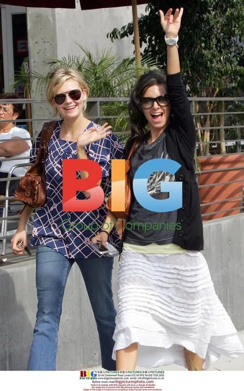 Kirsten Dunst Out Shopping in Beverly Hills
