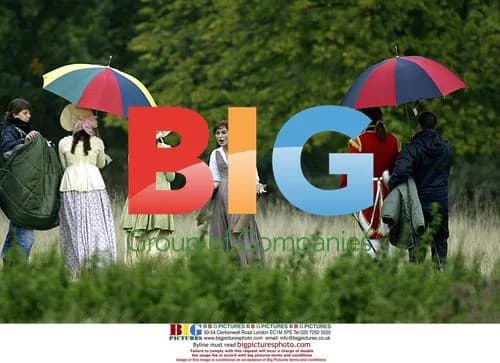 Keira Knightley and Matthew MacFayden on 'Pride and Prejudice' set