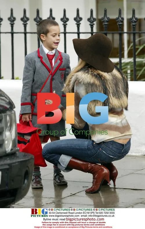 Elle Macpherson picks up son from school
