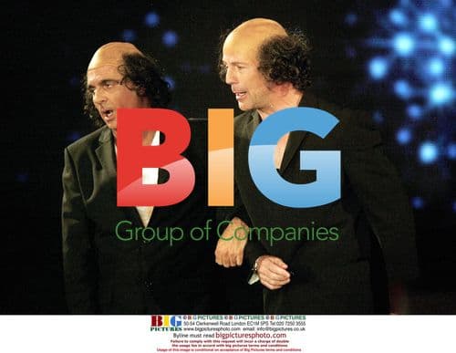 Bruce Willis Plays Guitar at Montecatini Transmission