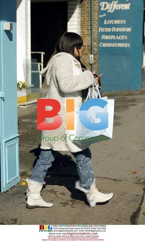 Jade Goody Shopping in Loughton