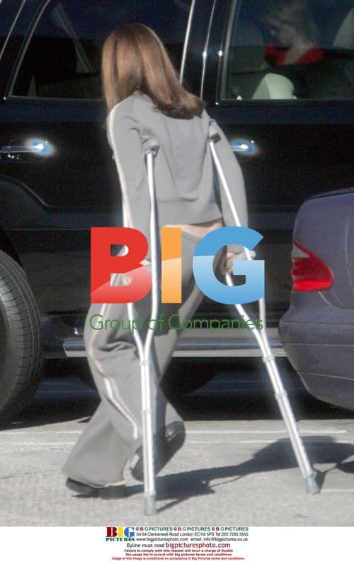 Maria Shriver on Crutches After Cheering on Red Sox