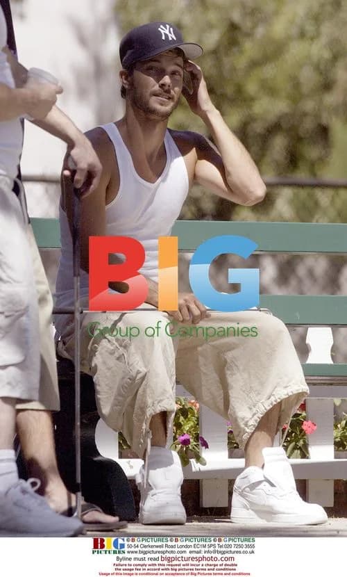 Kevin Federline Goes Golfing