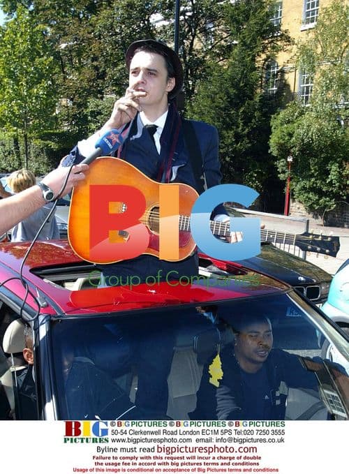 Peter Doherty Arriving at Court