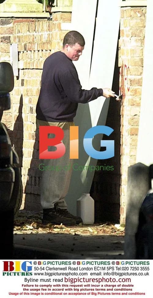Wayne Rooney's House Graffiti Cleanup