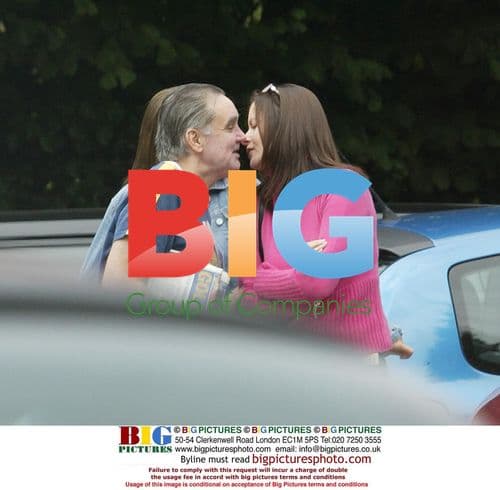 George Best Visiting Pub