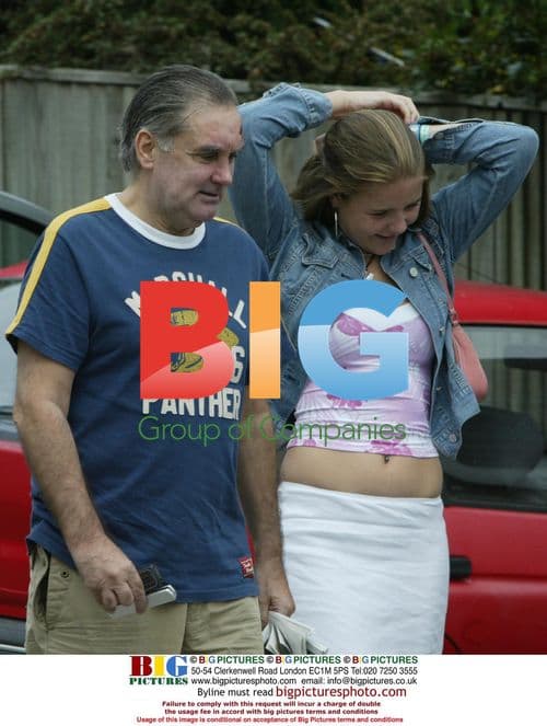 Goerge Best at Pub with Bruised Friends