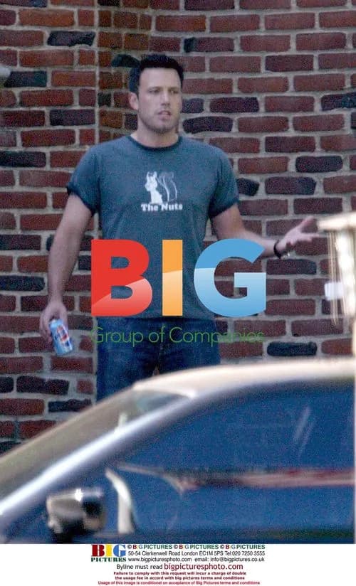 Ben Affleck Meets With Friends